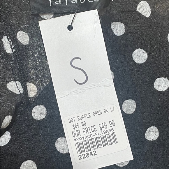 YaYa&co Dot Ruffle Open Back shirt, size Sm - Picture 13 of 13
